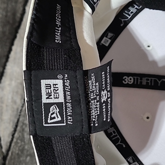 OAKLEY ICONIC METAL ECLIPSE TINFOIL CAP - Picture 11 of 14